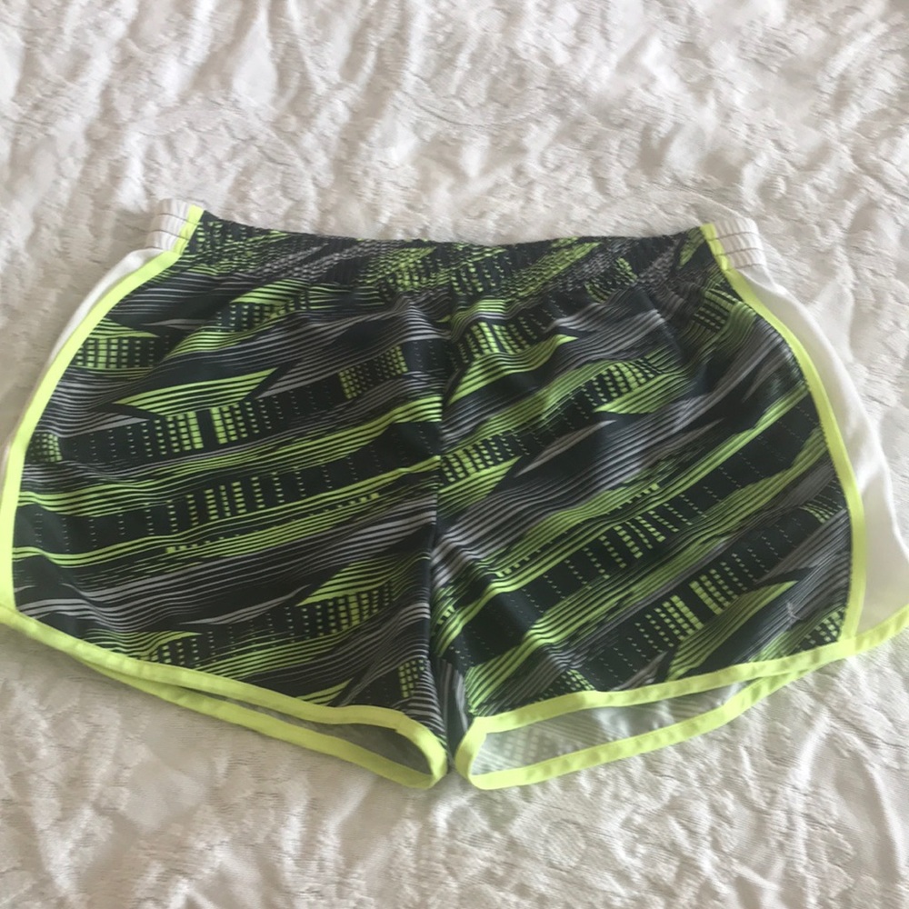 Danskin Now active shorts
